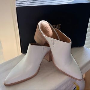 Frye Flynn White Leather Mule